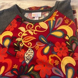 Like new 3/4 sleeve shirt.